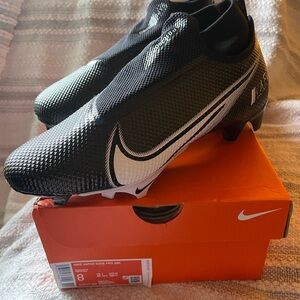 Nike Vapor Edge Pro 360 Cleats. Rare colorway: Iridescent Black. NIB